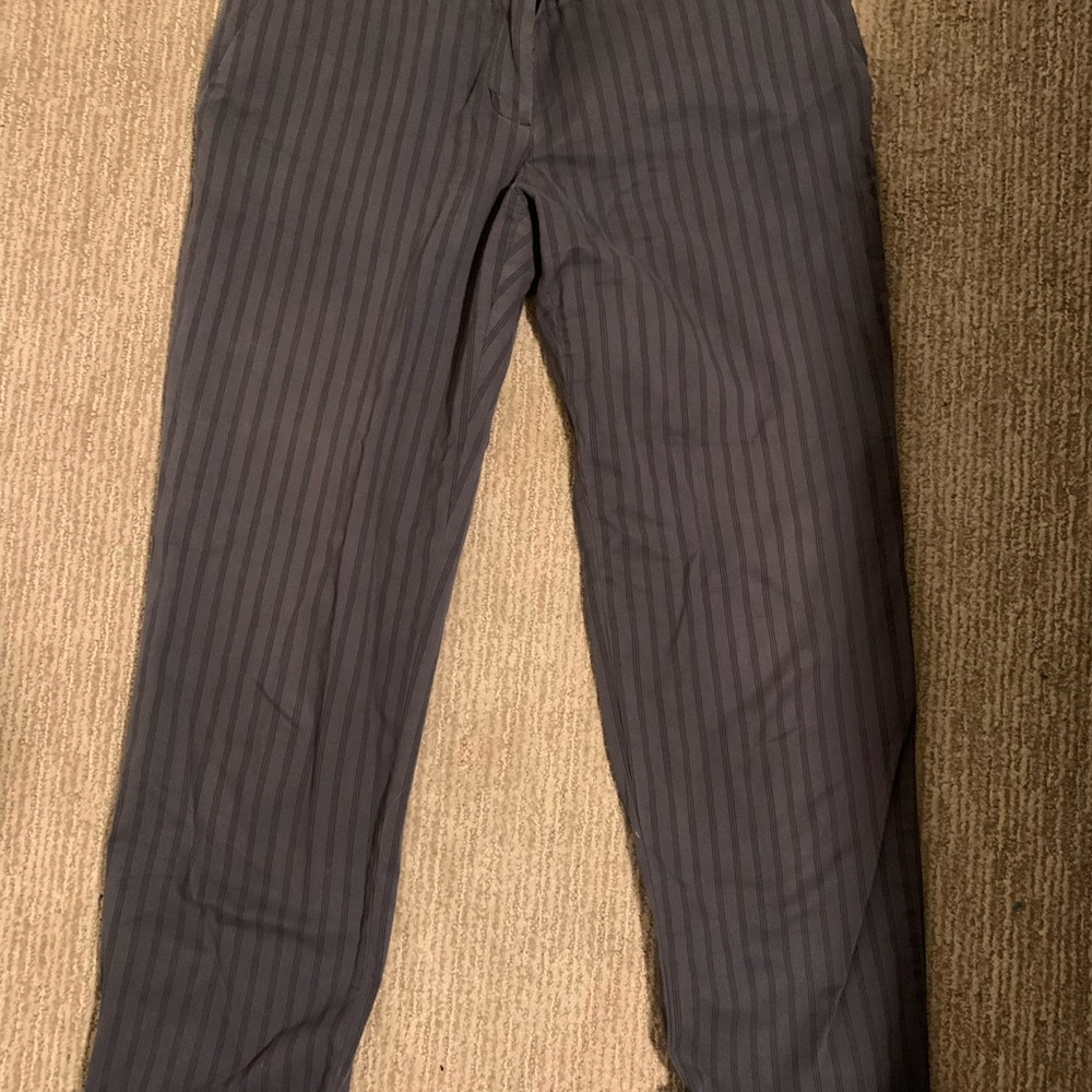 Good used condition Anthropologie gray pinstripe cropped trousers size 6